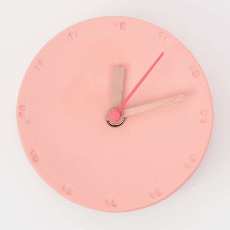 Studio Harm&Elke Klok porselein Coral met Neon Pink secondewijzer