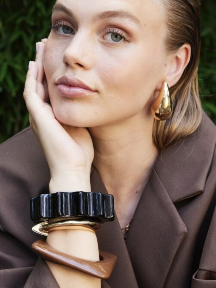 Ellen Beekmans Bangle assymetrisch vierkant Bruin