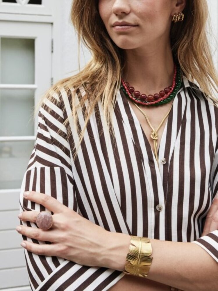 Ellen Beekmans Bangle breed met blad Goud