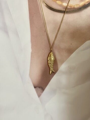 Ellen Beekmans Ketting met vishanger large Goud