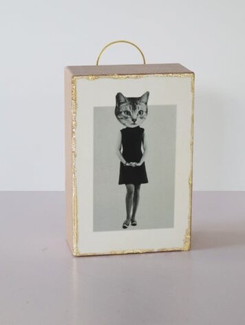 Studio The cube Vintage Block Cat woman