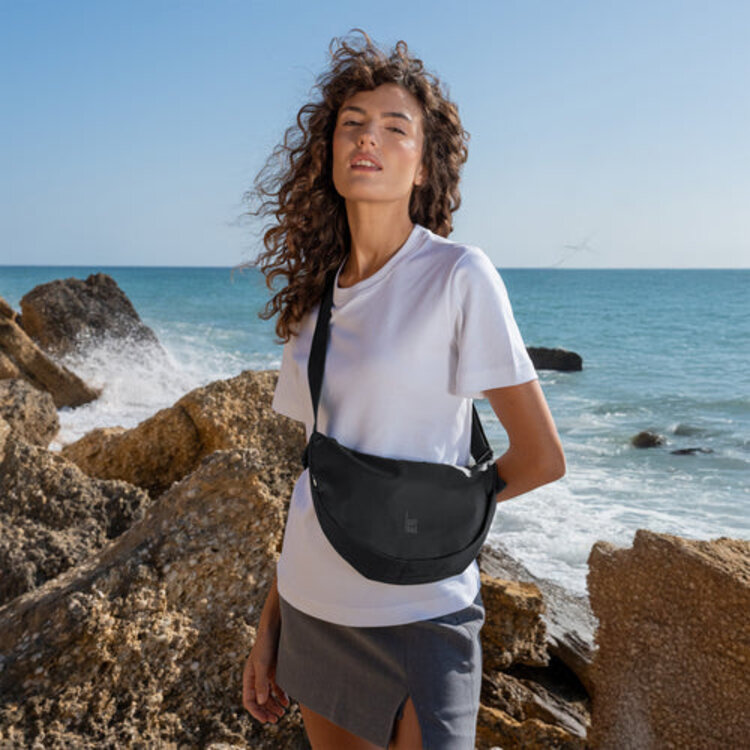 GOT BAG Moon Bag Small Monochrome Black