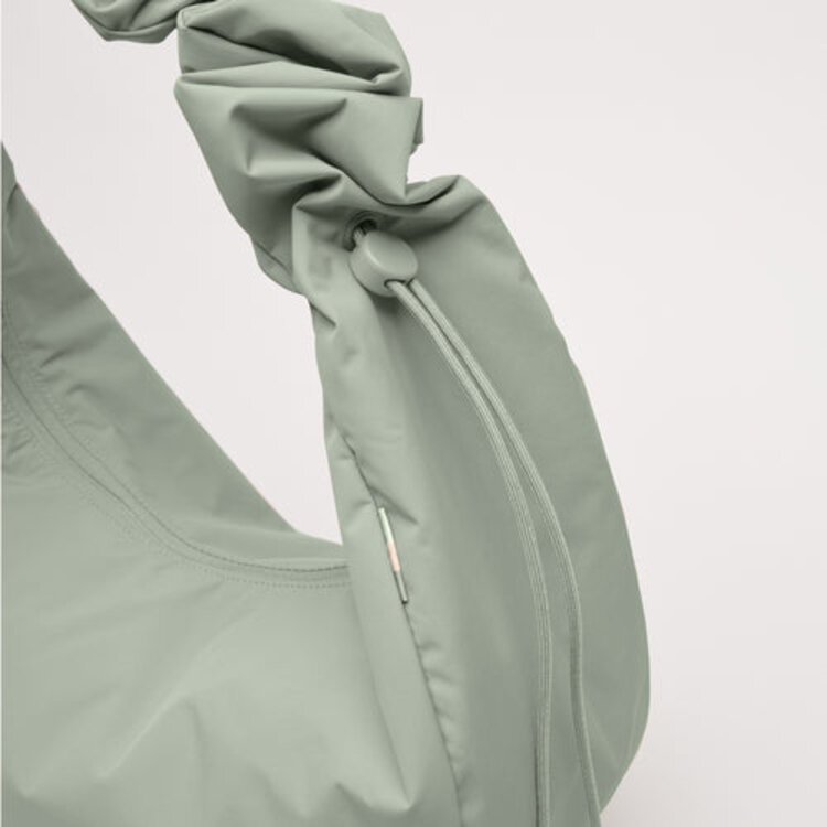 GOT BAG Moon Bag Ruffle Bass