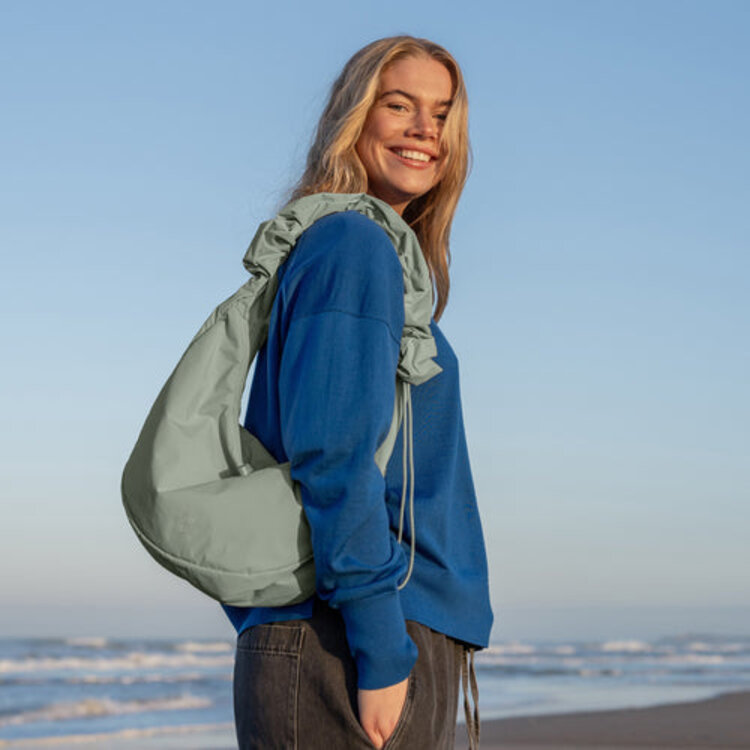 GOT BAG Moon Bag Ruffle Bass