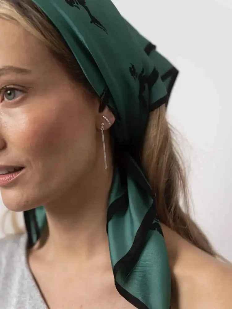 Ellen Beekmans Oorstekertjes 5 balletjes verzilverd