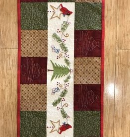 Fig 'n' Berry Creations Cardinal and Berries Runner - Pattern