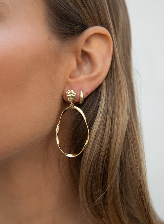 Cara Flowy Earrings Gold