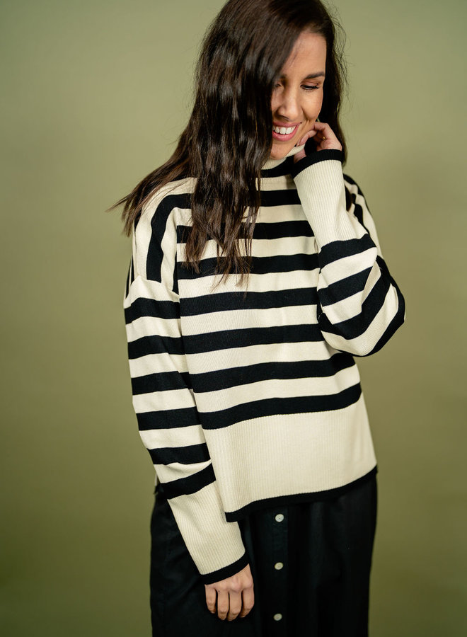 Laure knit rollneck/split stripes Black/Ecru