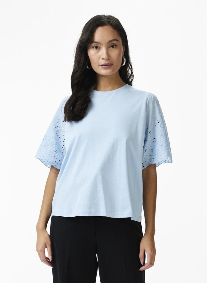 Lex SS Top W. Emb Sleeves / Clear Sky