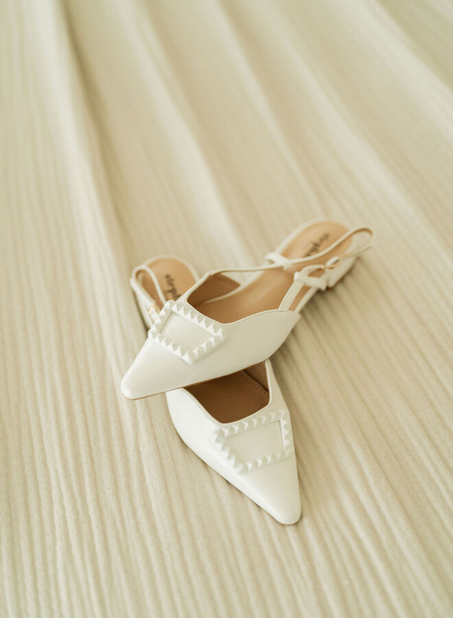 Flats Buckled Studs White