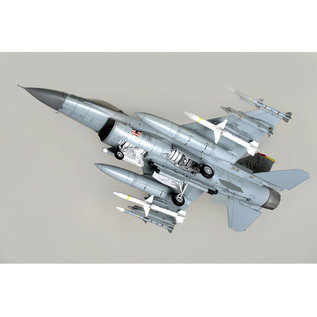 TAMIYA Lockheed Martin F-16CJ Block 50 Fighting Falcon - 1:48