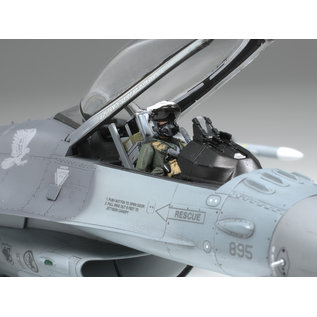 TAMIYA Lockheed Martin F-16CJ Block 50 Fighting Falcon - 1:48