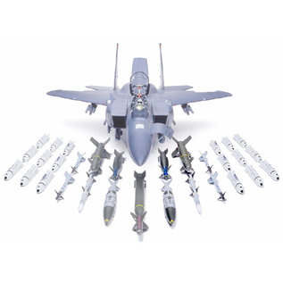 TAMIYA Boeing F-15E Strike Eagle "Bunker Buster" - 1:32