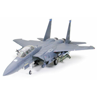 TAMIYA Boeing F-15E Strike Eagle "Bunker Buster" - 1:32