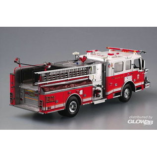 Trumpeter American LaFrance Eagle Fire Pumper 2002 - 1:25