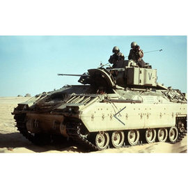 Trumpeter Trumpeter - M2A0 Bradley Fighting Vehicle  - 1:72