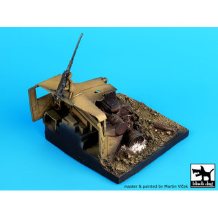 Black Dog Destroyed Humvee Base - Vignette mit zerstörtem Humvee - 1:35