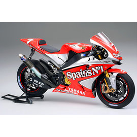 TAMIYA Tamiya - Yamaha YZR-M1 #7/#33 ´04 - 1:12