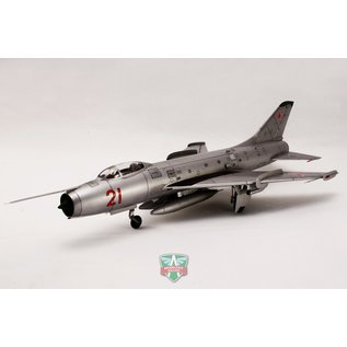 Modelsvit Sukhoi Su-7 Soviet fighter bomber - 1:72