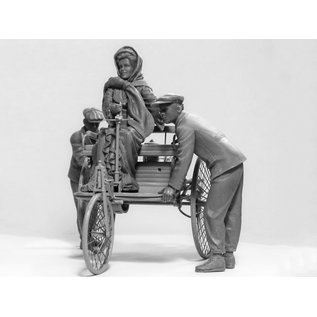 ICM Benz Patent-Motorwagen 1886 with Mrs. Benz & Sons - 1:24