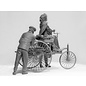 ICM Benz Patent-Motorwagen 1886 with Mrs. Benz & Sons - 1:24