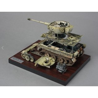 Ryefield Model PzKpfw. VI Tiger Ausf. E (early) - w/full Interior - 1:35