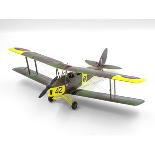 ICM DH. 82A Tiger Moth with WWII RAF cadets - 1:32