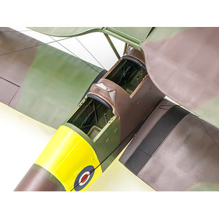 ICM DH. 82A Tiger Moth with WWII RAF cadets - 1:32