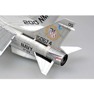 Trumpeter Vought F-8J Crusader - 1:32