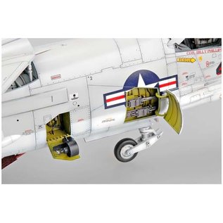 Trumpeter Vought F-8E Crusader - 1:32