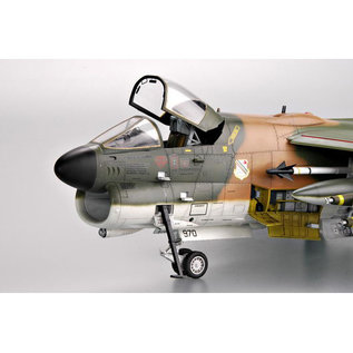 Trumpeter LTV A-7D Corsair II USAF - 1:32