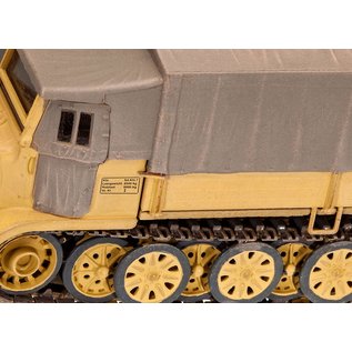 Revell Sd.Kfz. 7 (late production) - 1:72