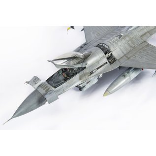 Canfora Publishing Wingspan Special #1 - The TAMIYA F-16C in 1:32