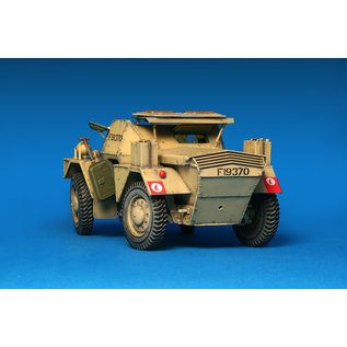 MiniArt Dingo Mk. 1b British Scout Car w/Crew - 1:35