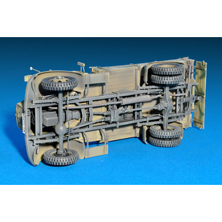 MiniArt MB 1500A 4x4 Cargo Truck w/Loading Crew - 1:35