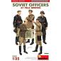 MiniArt Soviet Officers at Field Briefing - 1:35