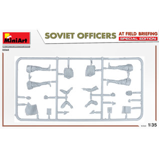 MiniArt Soviet Officers at Field Briefing - 1:35