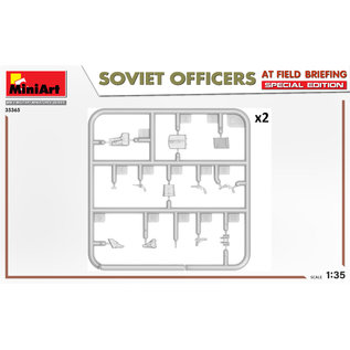 MiniArt Soviet Officers at Field Briefing - 1:35