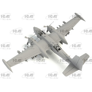 ICM Douglas B-26K Counter Invader w/ USAF Pilots & Ground Personnel - 1:48