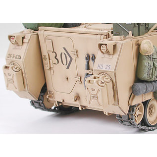 TAMIYA U.S. M113A2 Armored Personnel Carrier Desert Version - 1:35