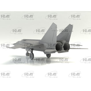 ICM Mikoyan-Gurewitsch MiG-25PU Soviet Training Aircraft - 1:72