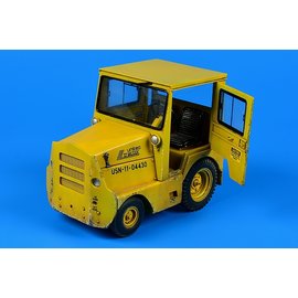 Aerobonus Aerobonus - UNITED TRACTOR GC340-4/SM-340 tow tractor (with cab) - 1:32