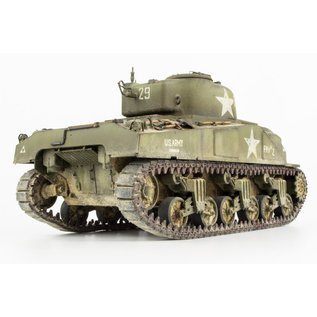 Asuka Model U.S. Medium Tank M4 Composite Sherman late “Last Chance” - 1:35