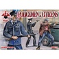 The Red Box Policemen and Citizens - 1:72