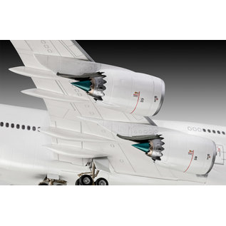 Revell Boeing 747-8 Lufthansa "New Livery" - 1:144