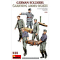 MiniArt German Soldiers Carrying Ammo Boxes - 1:35