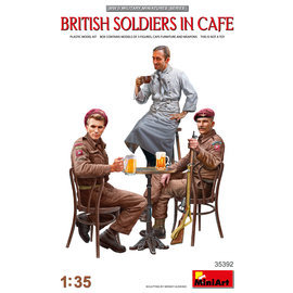 MiniArt MiniArt - British Soldiers in Cafe - 1:35