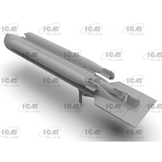 ICM U-Boat Type "Molch" WWII German Midget Submarine - 1:72