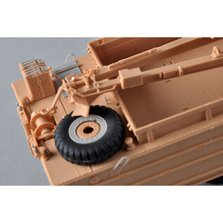 I Love Kit GMC DUKW-353 with 105mm Howitzer - 1:35