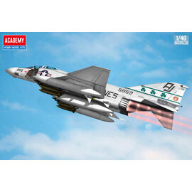 Academy Academy - McDonnell Douglas F-4J Phantom II "VMFA-333 Fighting Shamrocks" - 1:48
